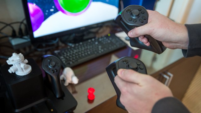 Hands-On with Sixense STEM VR Motion-Tracking System