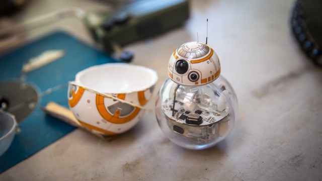 Tested: How the BB-8 Sphero Toy Works