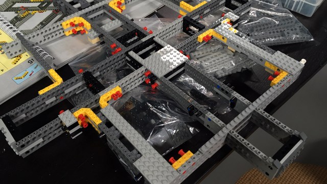 LEGO with Friends: UCS Millennium Falcon, Part 2
