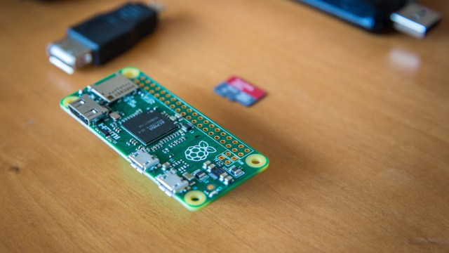 Tested: The $5 Raspberry Pi Zero Computer