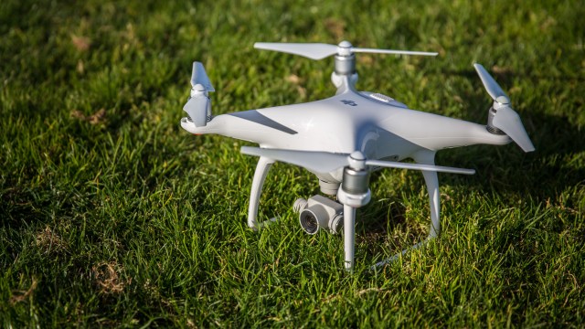 Hands-On with DJI’s Phantom 4 Quadcopter Drone