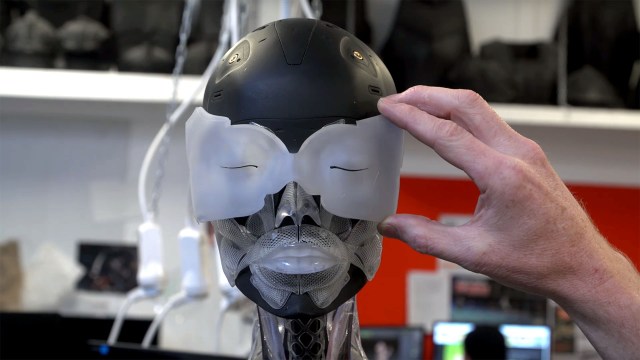 How Weta Workshop Made Ghost in the Shell’s Robot Skeleton!