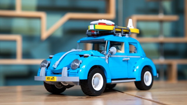 LEGO with Friends: VW Beetle, Part 4