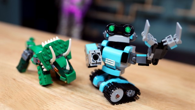 LEGO with Friends: Robots and Dinosaurs with Alonso Martinez
