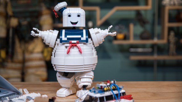 PREMIUM – LEGO with Friends: Custom Stay Puft Marshmallow Man!