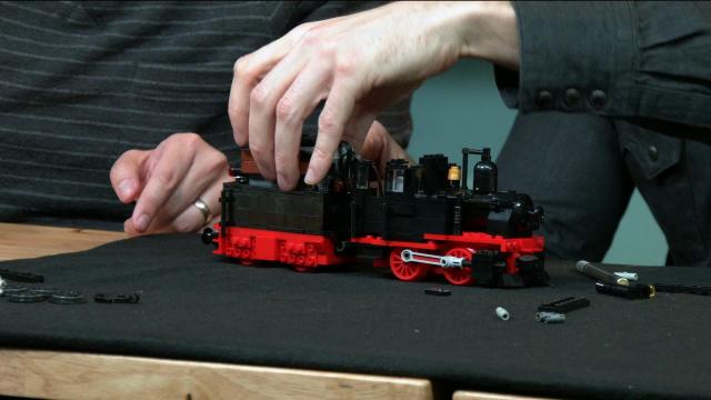 PREMIUM – LEGO with Friends: Train Engine with Greg Peltz!