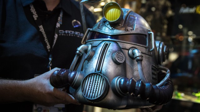 Fallout 76 Power Armor Edition T-51 Helmet!