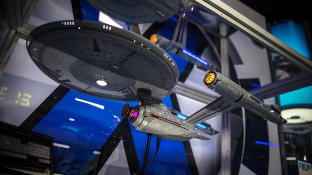 Studio-Scale Star Trek: Discovery Starship Models!