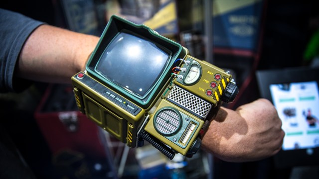 Hands-On with Fallout 76’s Pip-Boy Kit!