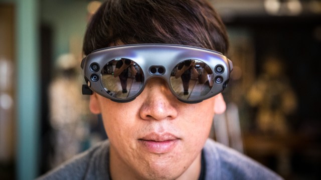 Tested: Magic Leap One Augmented Reality Headset Review!