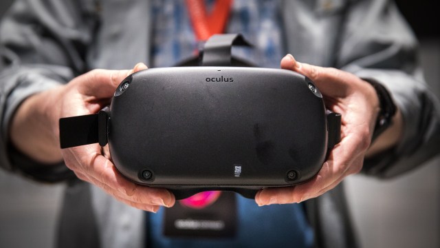 Hands-On with the Oculus Quest VR Headset!