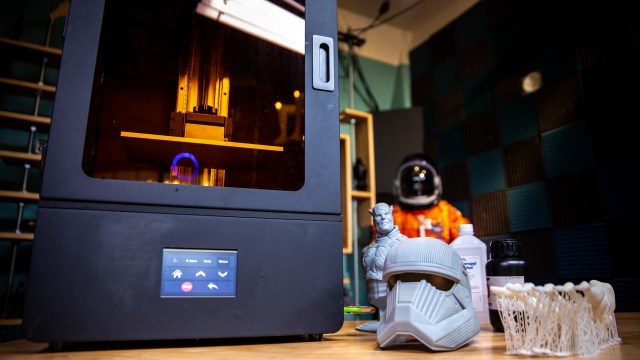 First Look: Peopoly’s Phenom SLA 3D Printer!