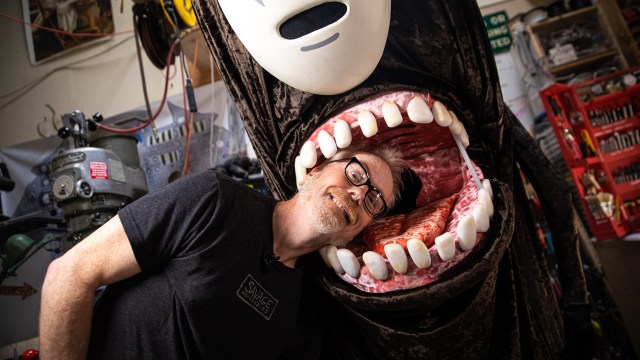 Adam Savage Reveals His New No-Face Cosplay!