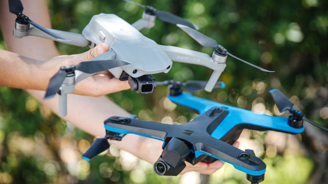 Tested: DJI Mavic Air 2 vs. Skydio 2 Autonomous Drone!
