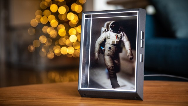 Hands-On: Looking Glass Portrait Holographic Display